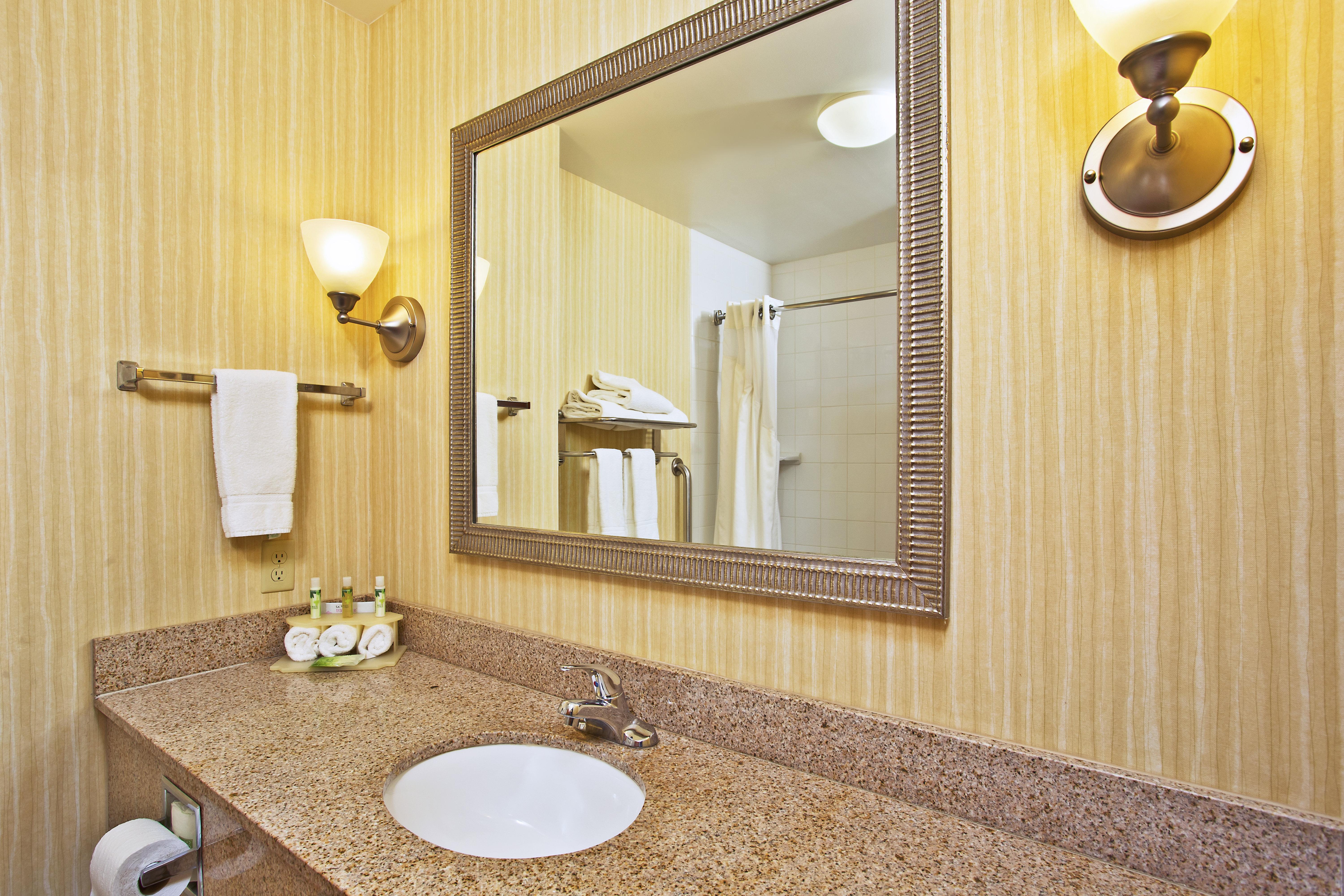 Holiday Inn Express Hotel & Suites Anderson By Ihg Exterior photo