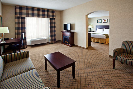 Holiday Inn Express Hotel & Suites Anderson By Ihg Room photo